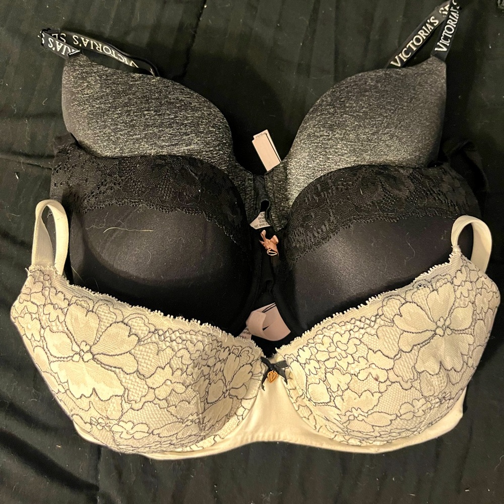 Victoria’s Secret 32DDD bra bundle